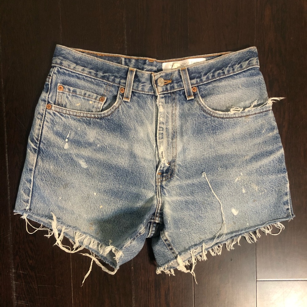 The vintage twin levi shorts